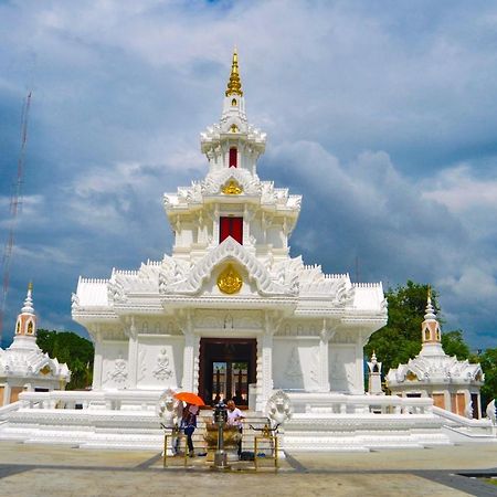 Pura Nakhon Hotel Nakhon Si Thammarat Exteriör bild