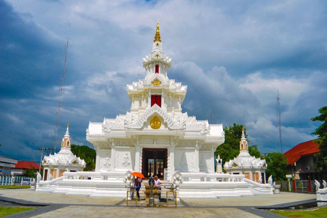 Pura Nakhon Hotel Nakhon Si Thammarat Exteriör bild