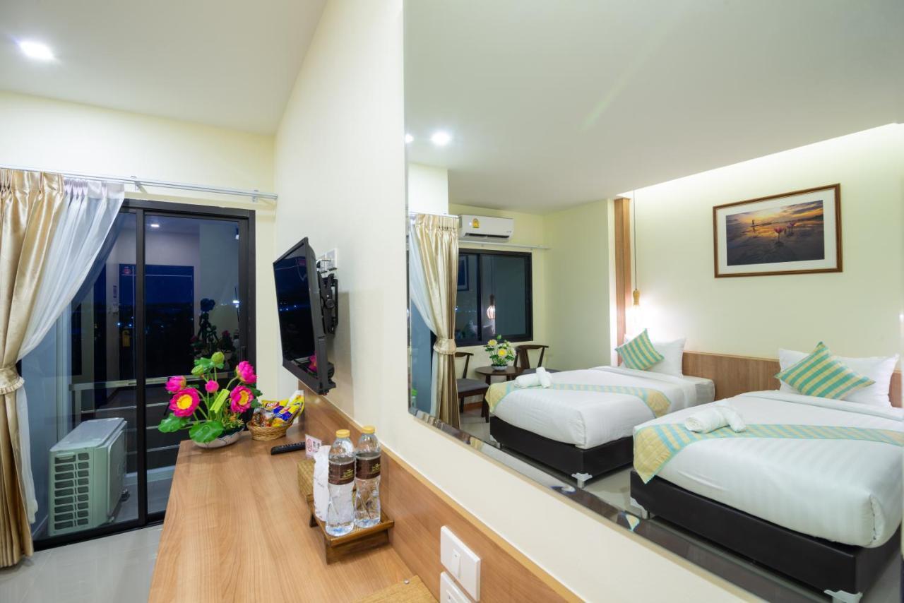 Pura Nakhon Hotel Nakhon Si Thammarat Exteriör bild