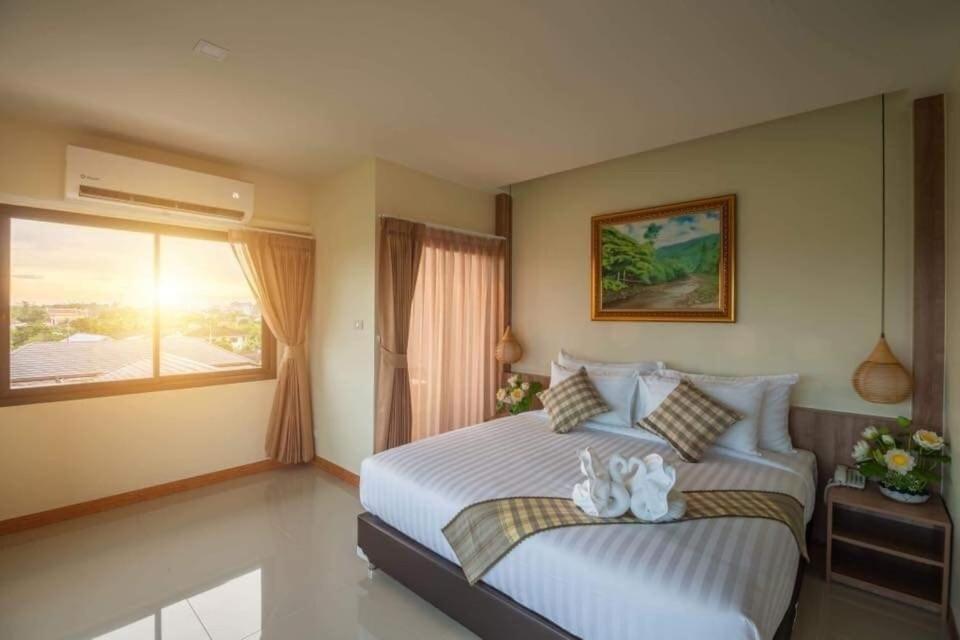 Pura Nakhon Hotel Nakhon Si Thammarat Exteriör bild