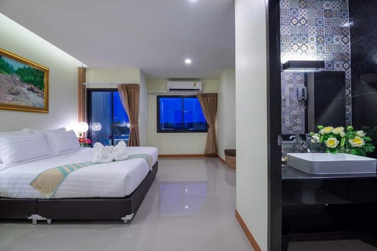 Pura Nakhon Hotel Nakhon Si Thammarat Exteriör bild