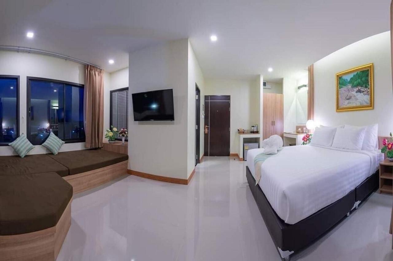 Pura Nakhon Hotel Nakhon Si Thammarat Exteriör bild
