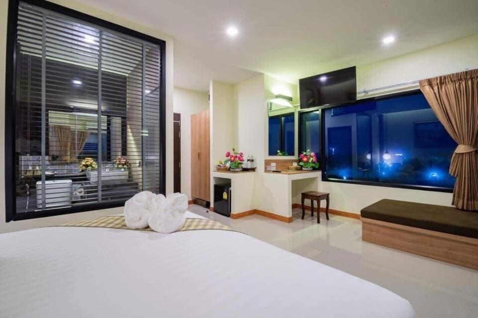 Pura Nakhon Hotel Nakhon Si Thammarat Exteriör bild