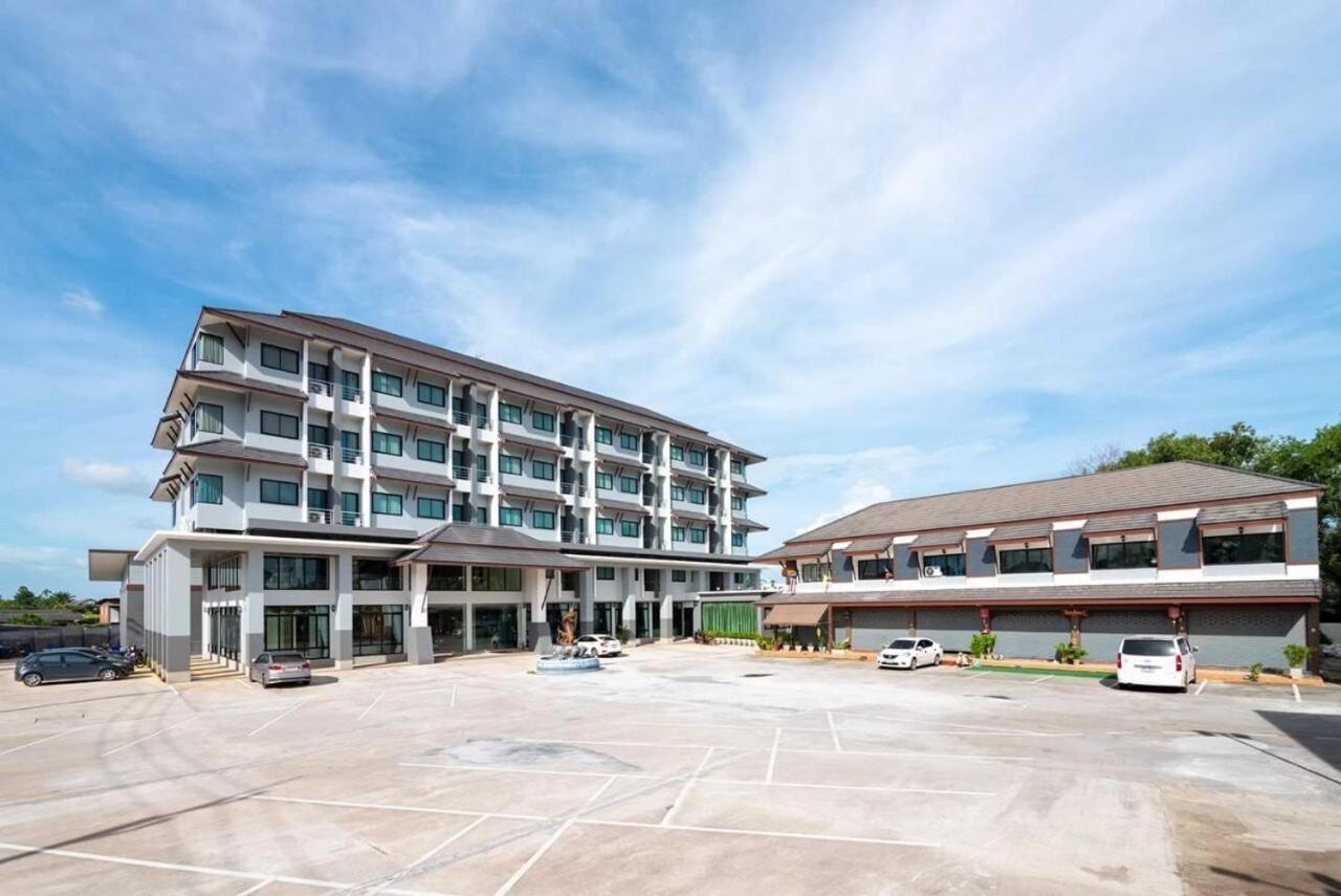 Pura Nakhon Hotel Nakhon Si Thammarat Exteriör bild