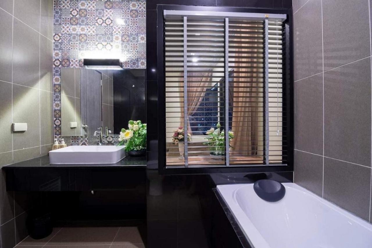 Pura Nakhon Hotel Nakhon Si Thammarat Exteriör bild